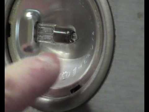 Hotpoint HTC6T Cooker Hood Bulbs Needed