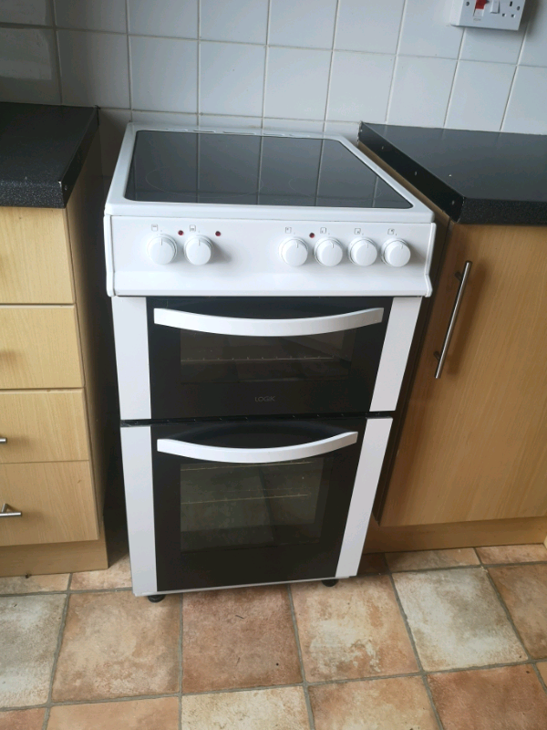 Logik  LFTC50W16 cooker, oven trips and stops cooking