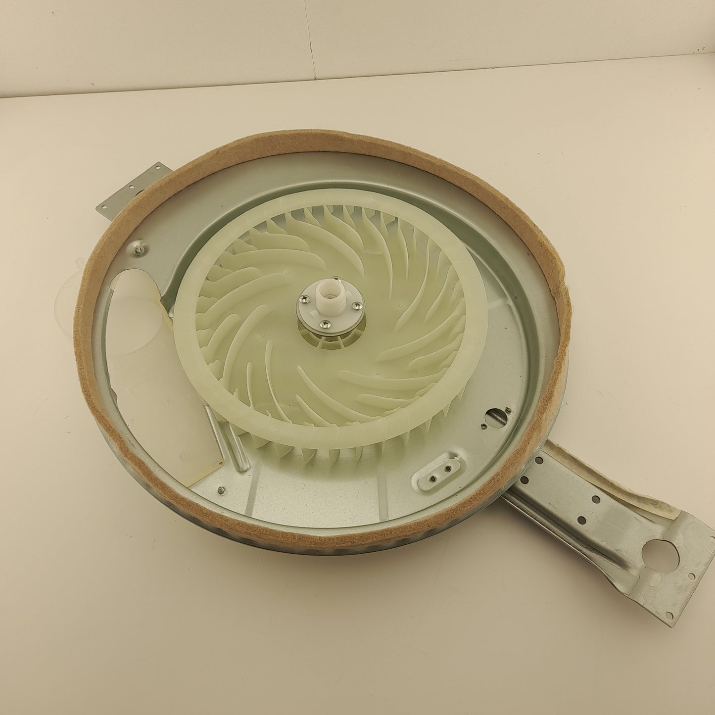 Cookology Tumble Dryer Rear Fan Bearing Assembly With Felt Seal & Pulley Wheel
