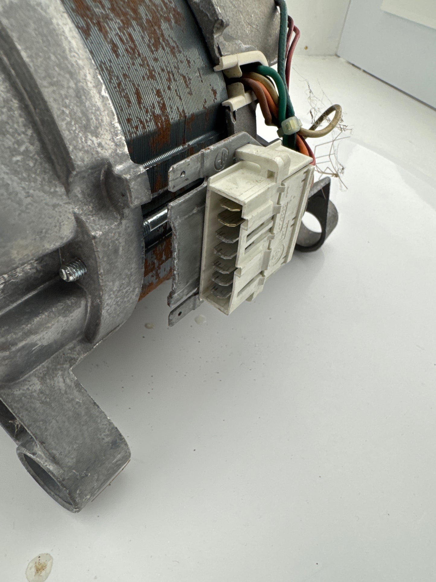 Motor : NIDEC SOLE 20584.453 AC-EL. 12500RPM 400W	Hotpoint, Indesit