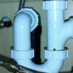 2. The sink unit might be blocked, or a crosshair might be present within the fitting